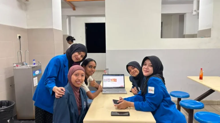 UMG Reaches the Global Academic Community! Information Systems Students Create Indonesian Culture Platform at INTI International University Malaysia